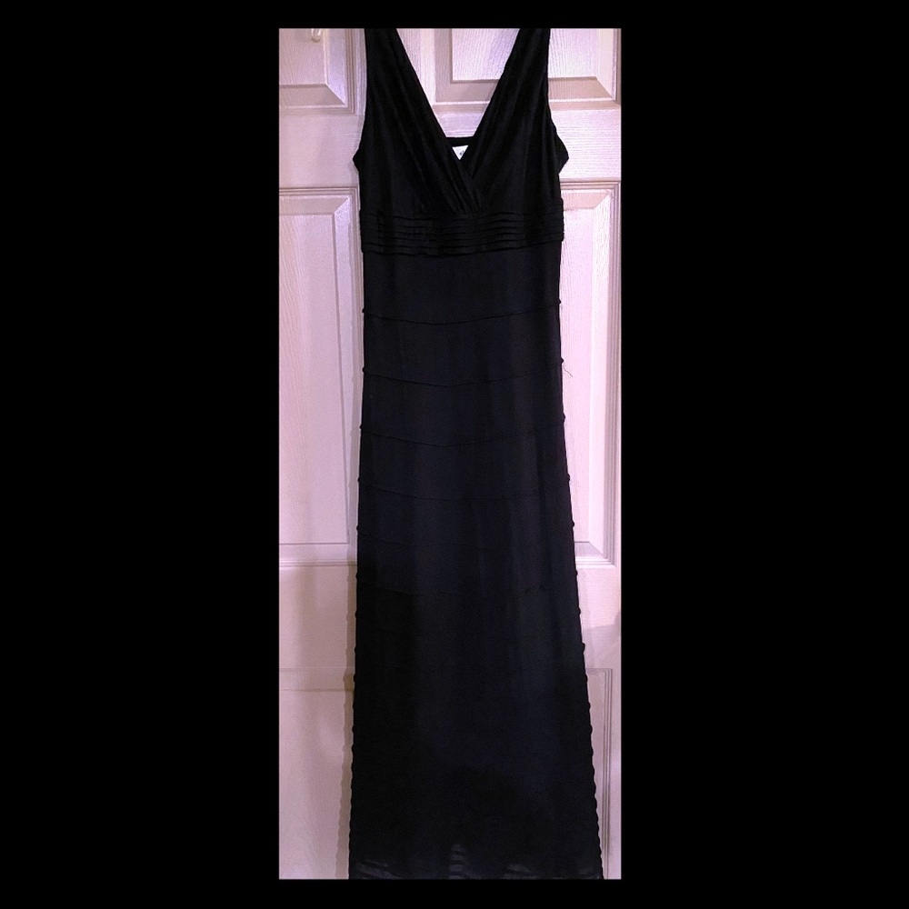MAKE AN OFFER‼️Elita Tiered Maxi Dress Size M
